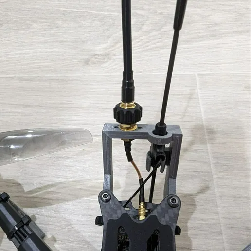Тримач антен до APEX HD 7" FPV
