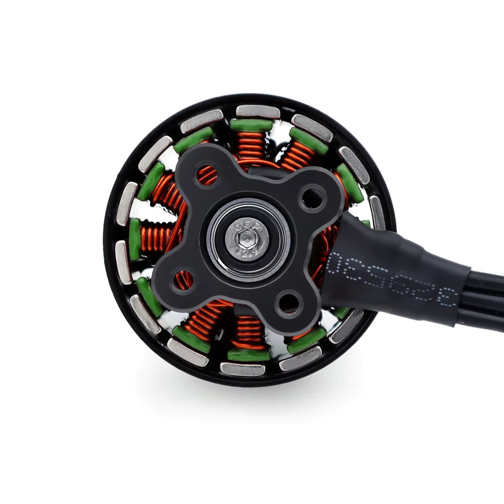 SurpassHobby BAT 3115 900kv